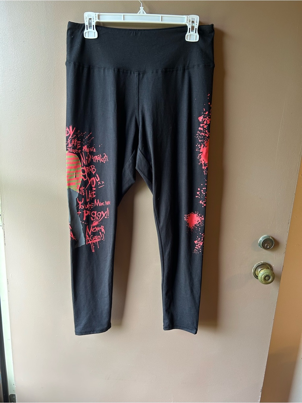 Hot Topic Nightmare on Elm Street Leggings size: 1x NWT